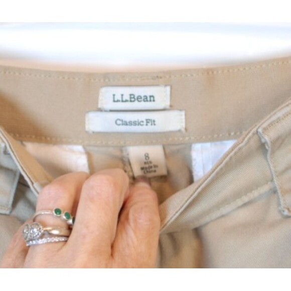 LL Bean Women's Khaki Pants Classic Fit Size 8 Regular - Picture 3 of 5